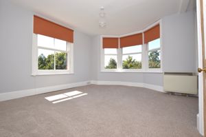 Living Room pic1- click for photo gallery